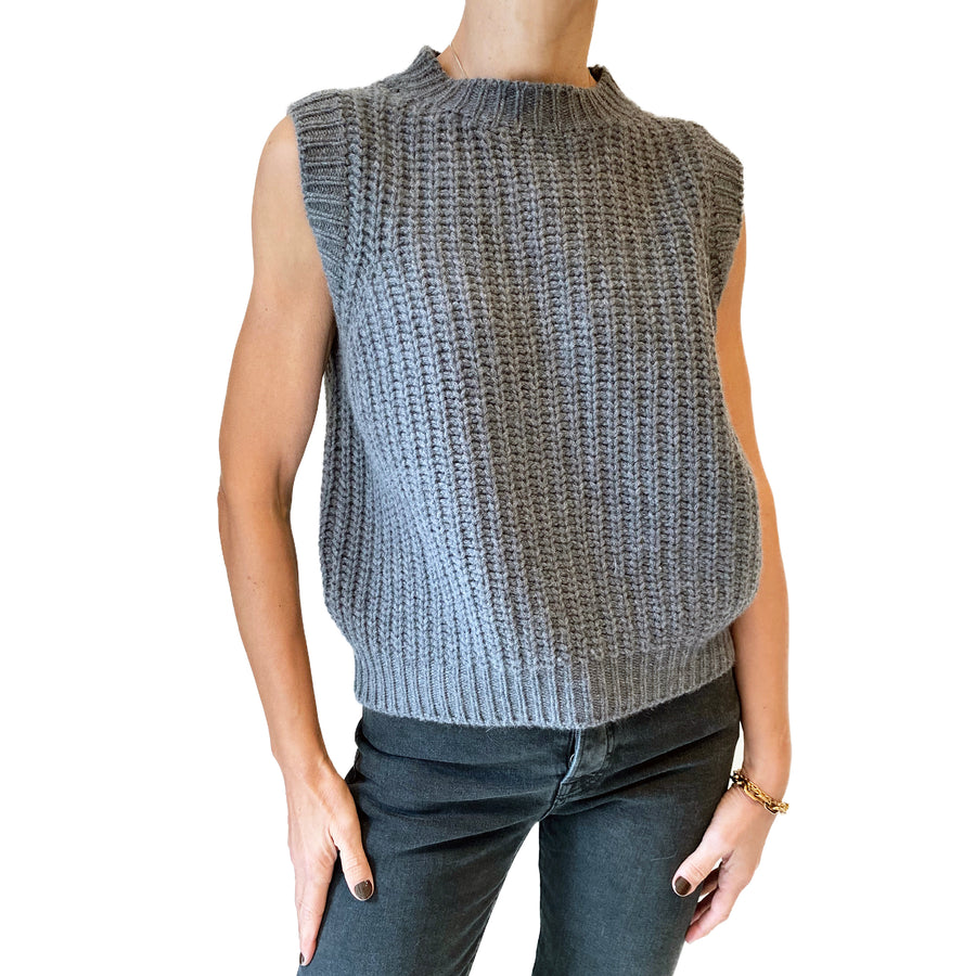 IMAGO Siena Sleeveless Sweater Grey